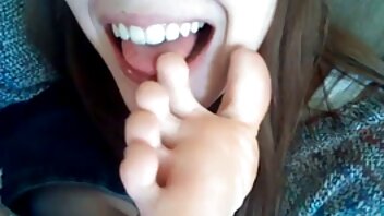 ساحل پای نوجوان آماتور | سکسی